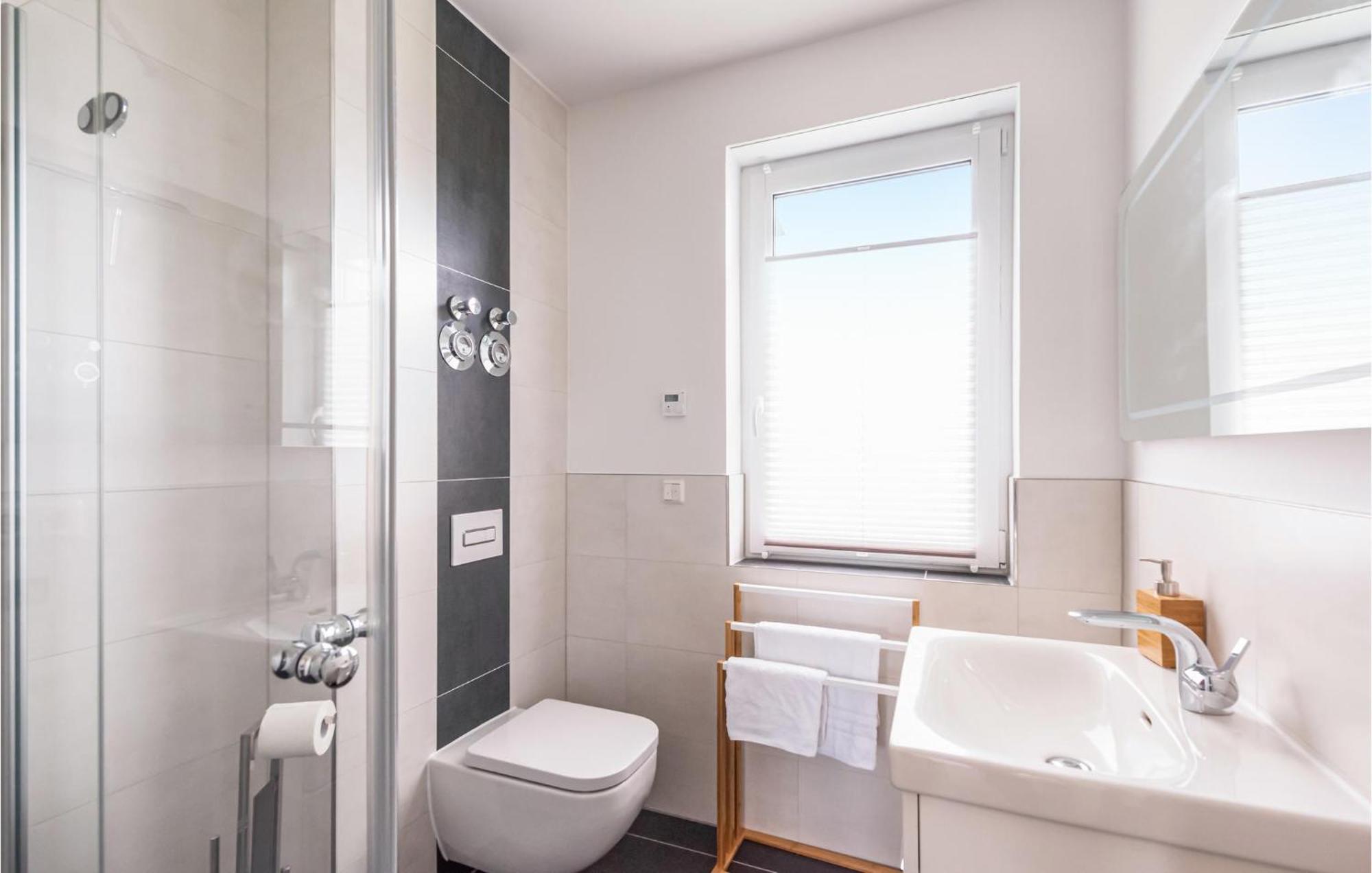 Nice Apartment In Rechlin With House Sea View Экстерьер фото